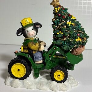 John Deere Marys Moo Moos  Figurine "Christmas Gives Moo A Lift"  2001 w/Box